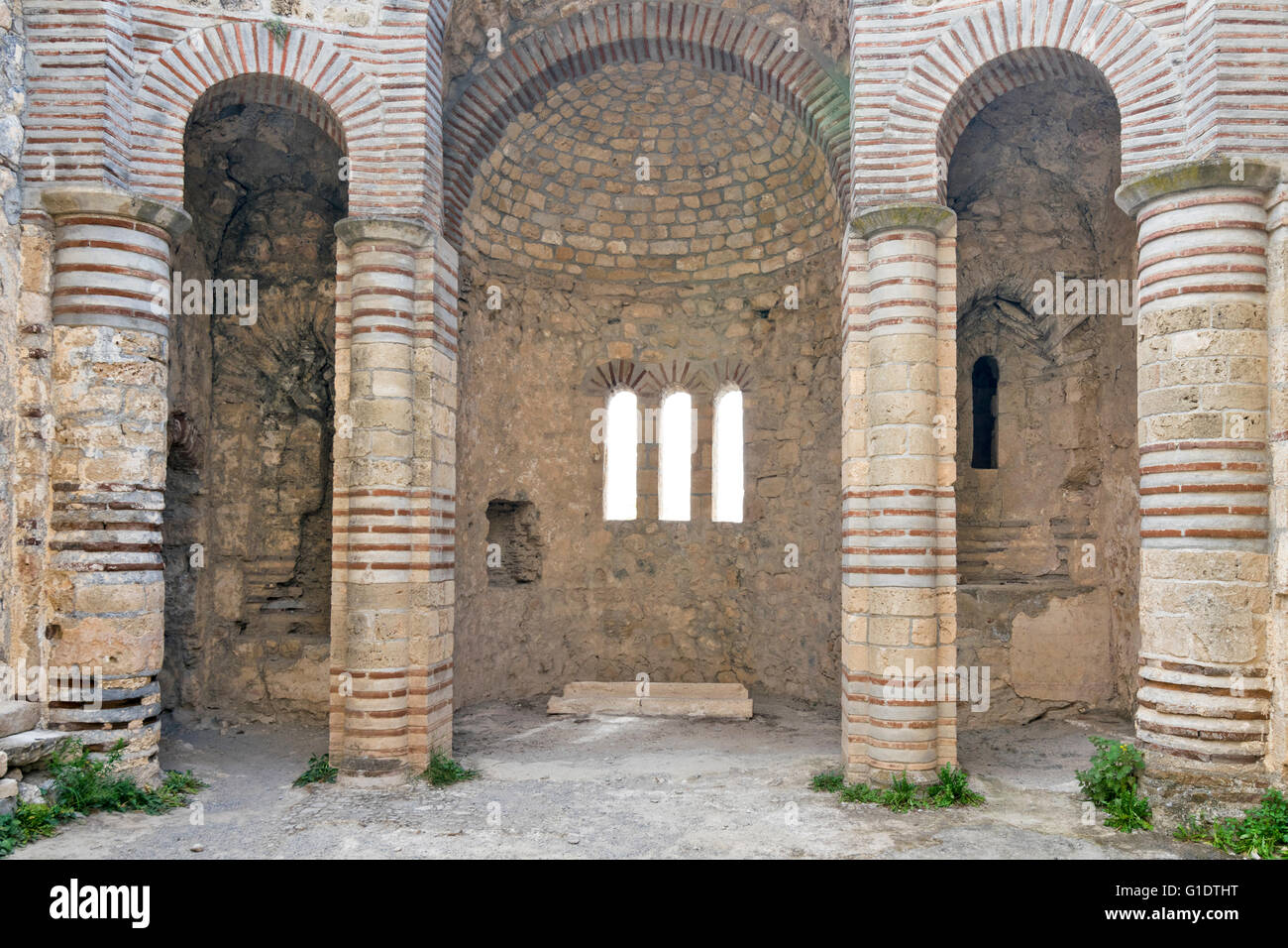 Cipro del Nord SAINT HILARION castello i pilastri e le pareti della chiesa bizantina ENTRO IL CASTELLO Foto Stock
