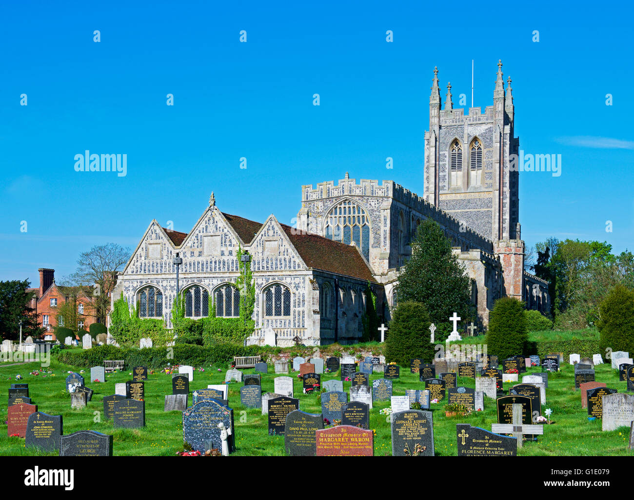 Santissima Trinità - e la cappella dedicata alla Vergine - nel villaggio di Long Melford, Suffolk, Inghilterra, Regno Unito Foto Stock
