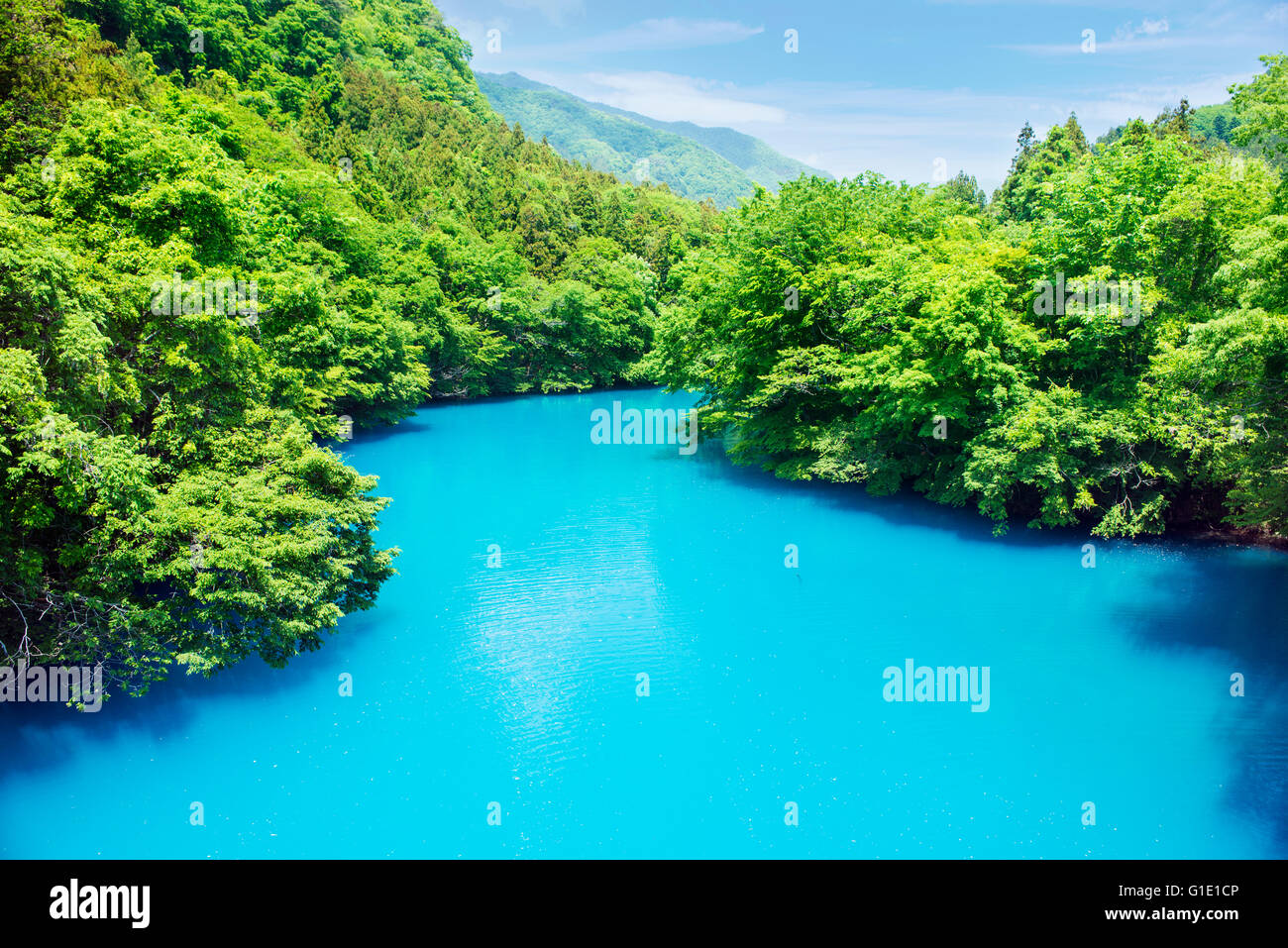 Il lago di Shima in GUNMA, Giappone. L'acqua ha questa naturale sfumatura blu Foto Stock