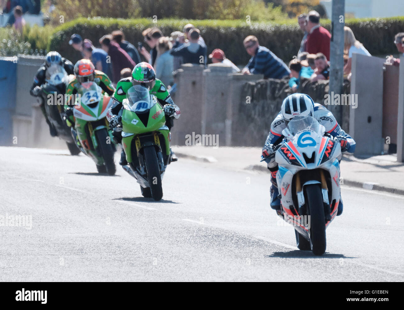 Portrush, Irlanda del Nord. 14 Maggio, 2016. Vauxhall internazionale Nord Ovest 200. William Dunlop sulla Yamaha conduce al terzo giro dell'BetMcLean.com gara Supersport. Credito: Azione Sport Plus/Alamy Live News Foto Stock