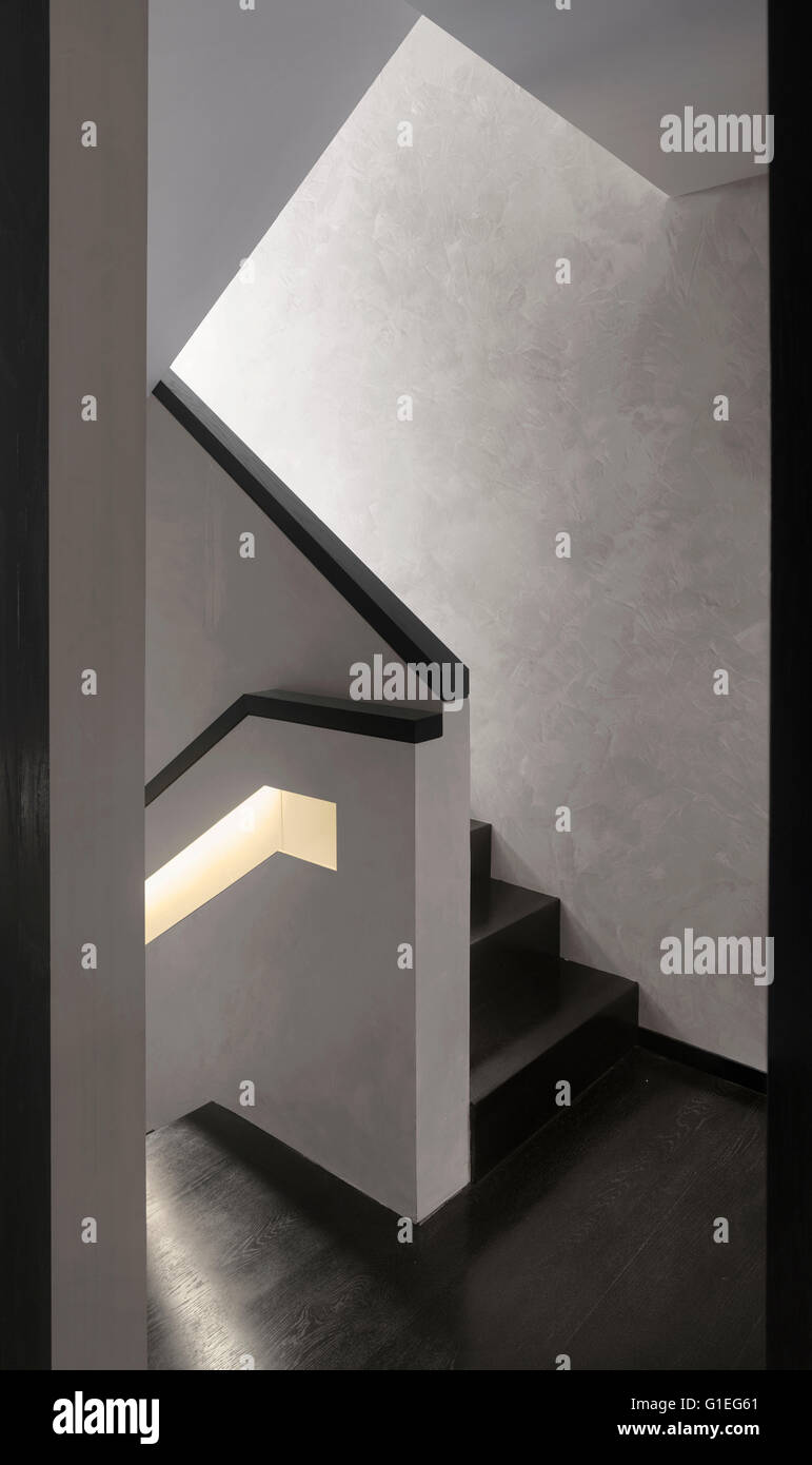 Scala con intonaco lucidato. Foto Stock