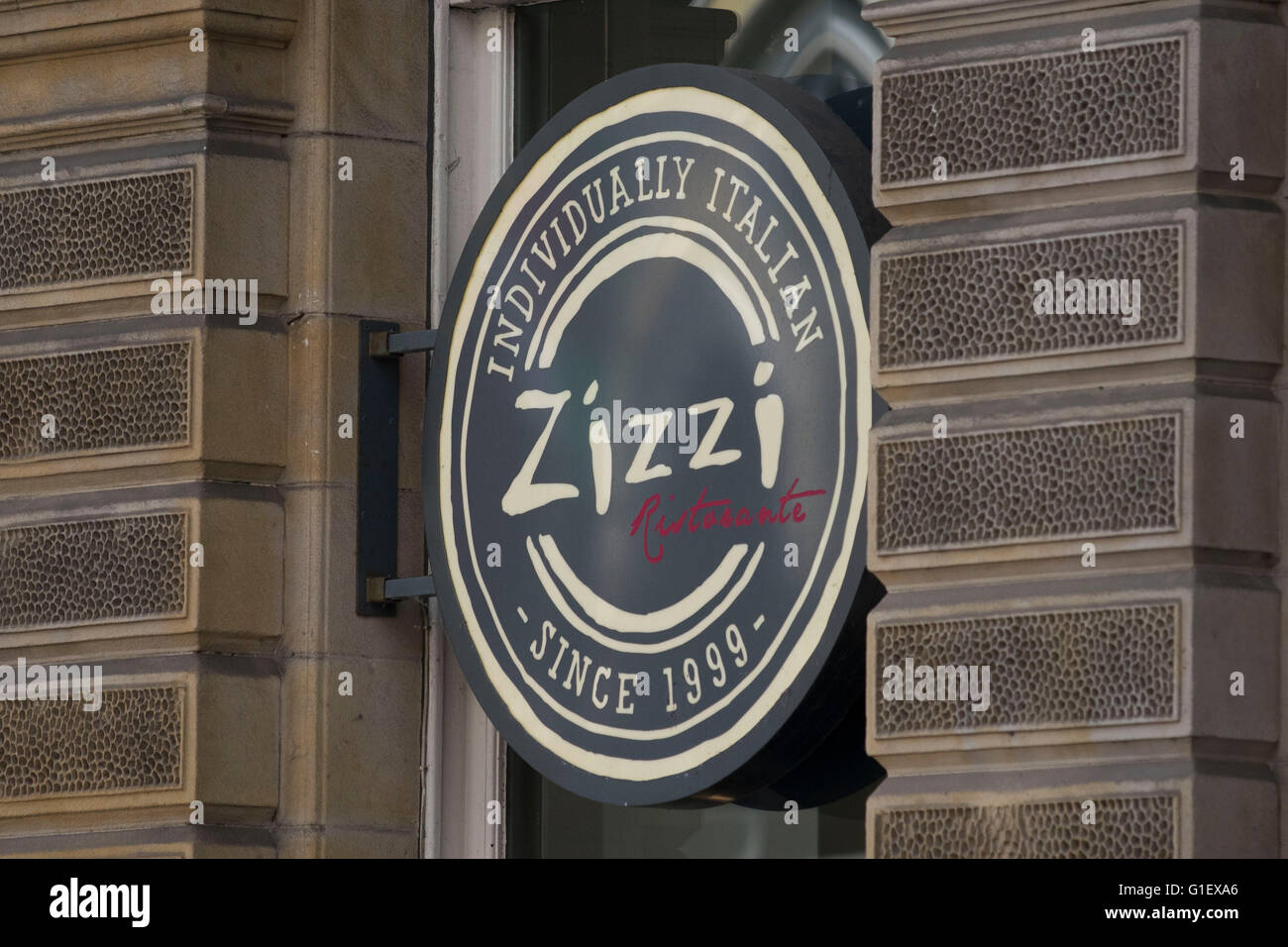 Zizzi Italian restaurant sign logo. Foto Stock