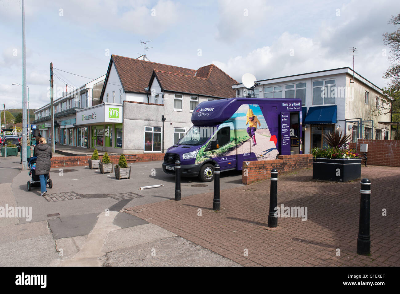 Natwest Bank mobile branch van in Rhiwbina, Cardiff, Galles del Sud. Foto Stock