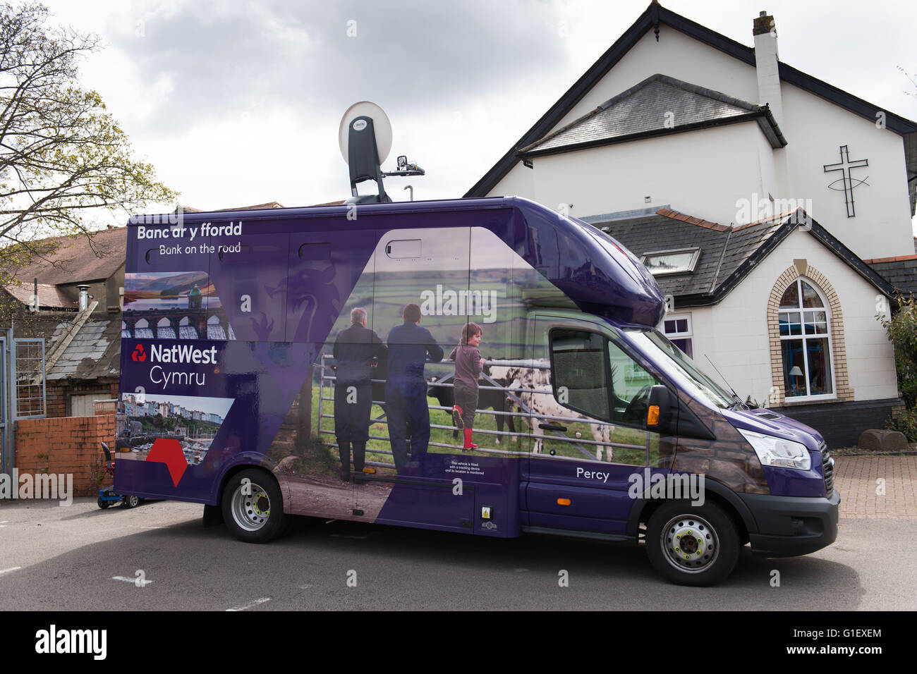 Natwest Bank mobile branch van in Rhiwbina, Cardiff, Galles del Sud. Foto Stock