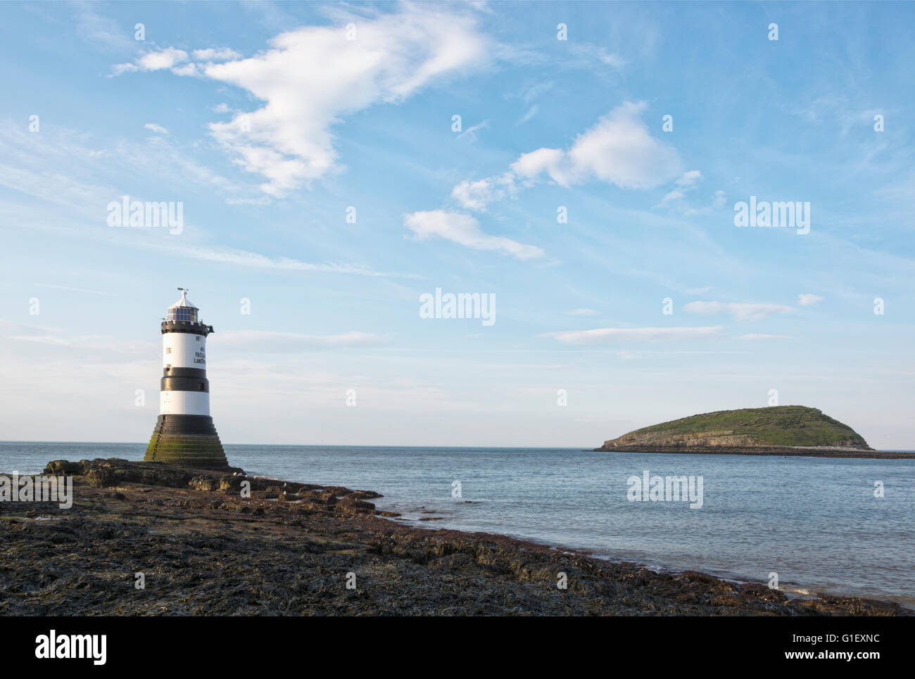 Punto Penmon faro sull'isola di Anglesey, Galles Foto Stock