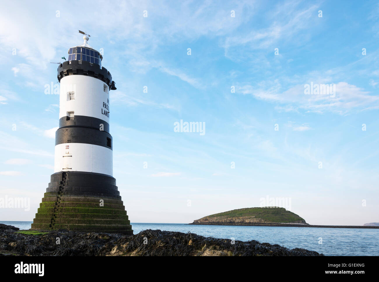 Punto Penmon faro sull'isola di Anglesey, Galles Foto Stock