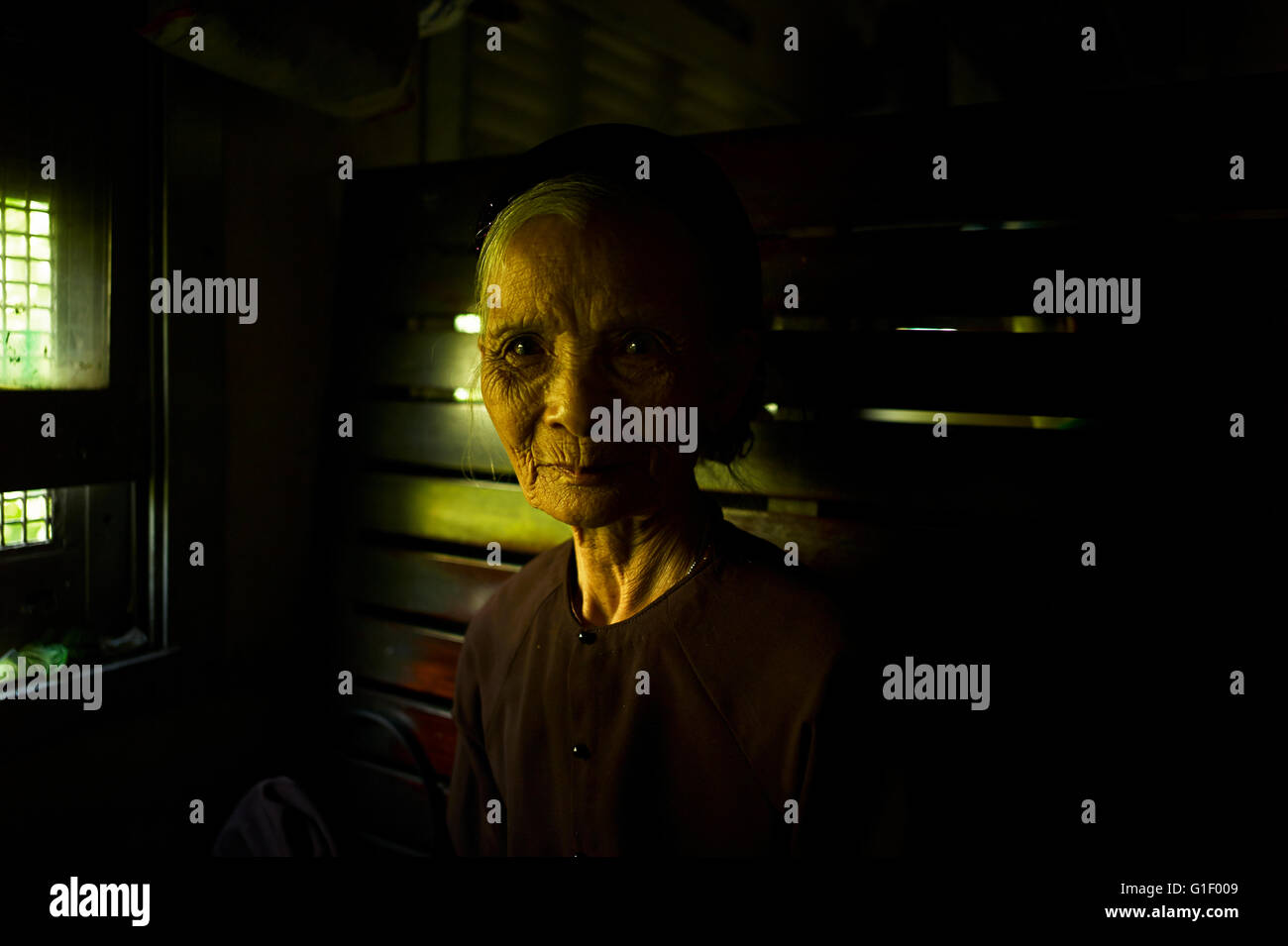 Riunificazione Express Train Journeys in Vietnam. Il Vietnam i modi di vita. Foto Stock