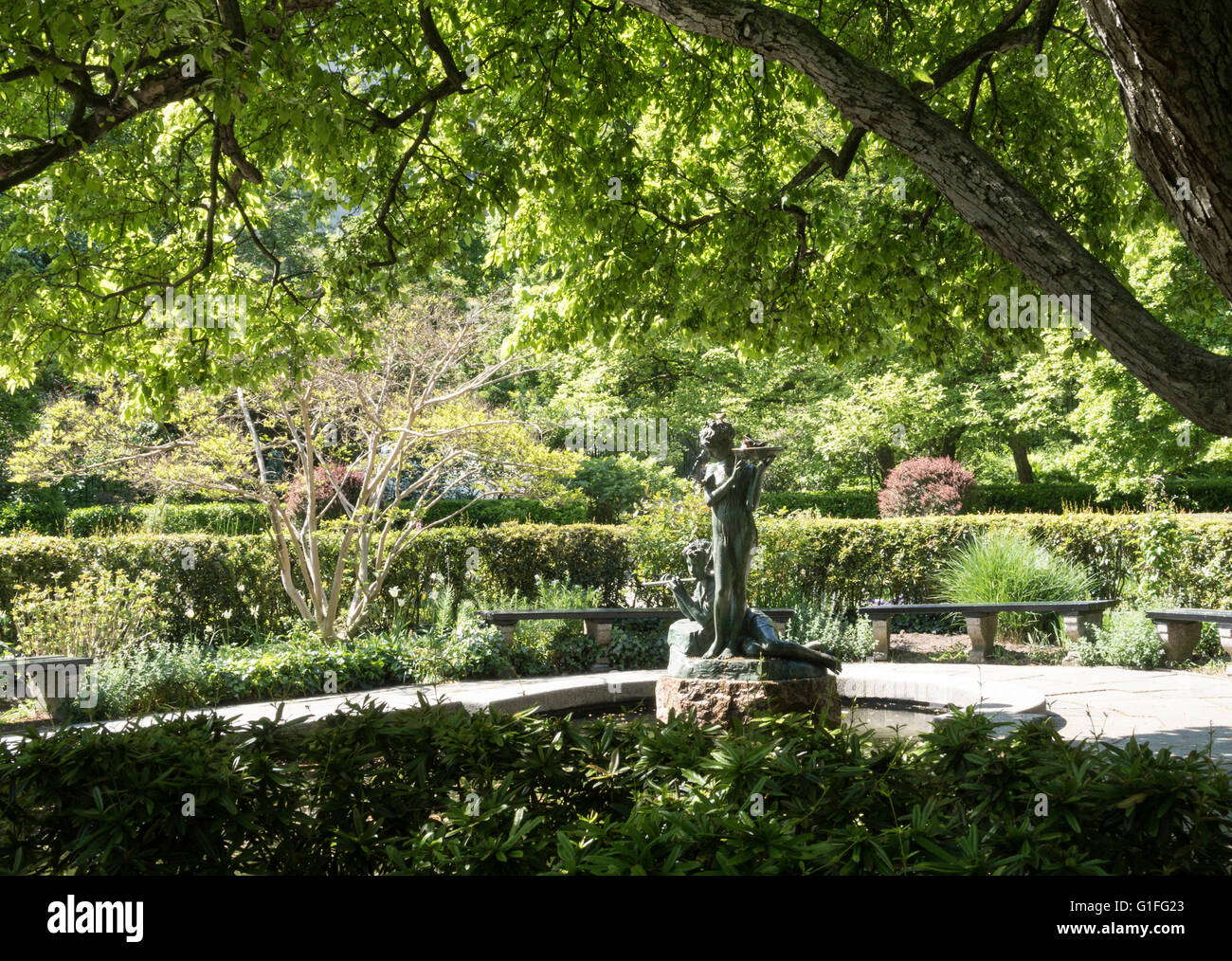 Burnett fontana nel giardino, al Central Park di New York, Stati Uniti d'America Foto Stock