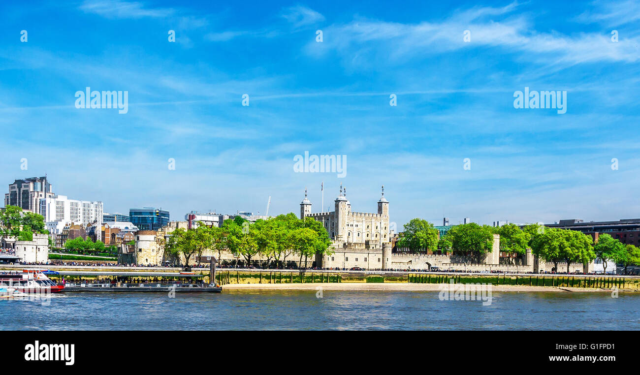 Torre di Londra sul Tamigi in Inghilterra, Londra, Regno Unito. Foto Stock