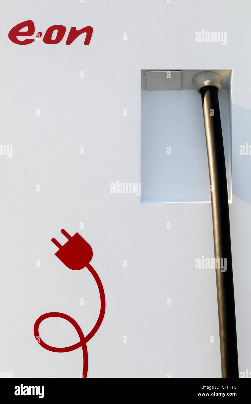 Eon punto di ricarica per i veicoli Foto Stock