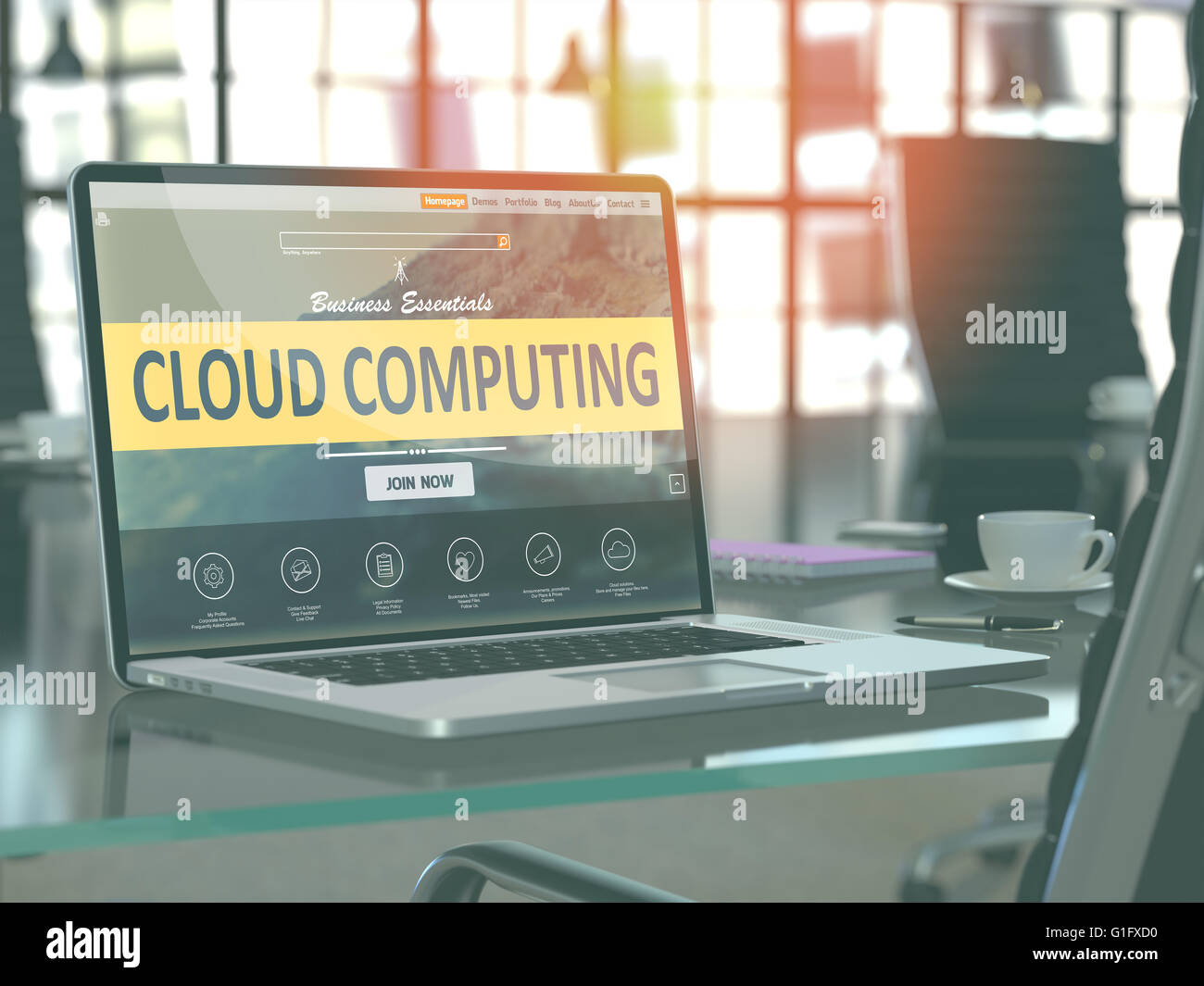 Il Cloud Computing su laptop in moderni posti di lavoro Background. Foto Stock