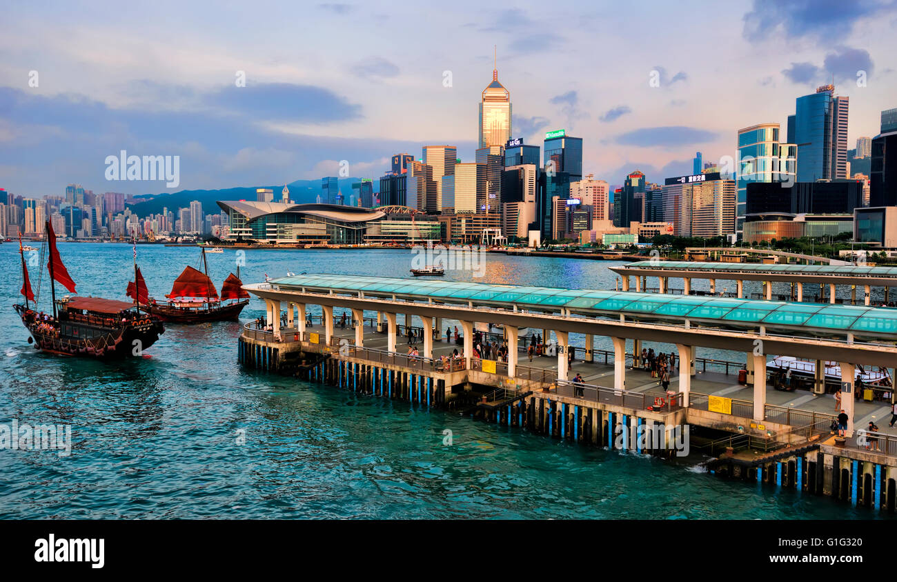 Tradizionale Giunche Cinesi, del porto di Victoria e di Hong Kong, Cina. Foto Stock
