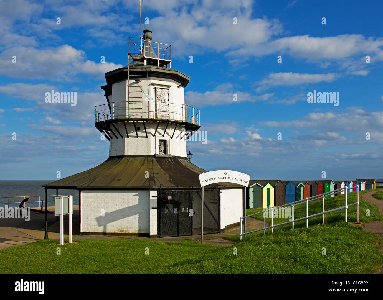 Il basso faro, sul lungomare a Harwich, Essex, Inghilterra, Regno Unito Foto Stock