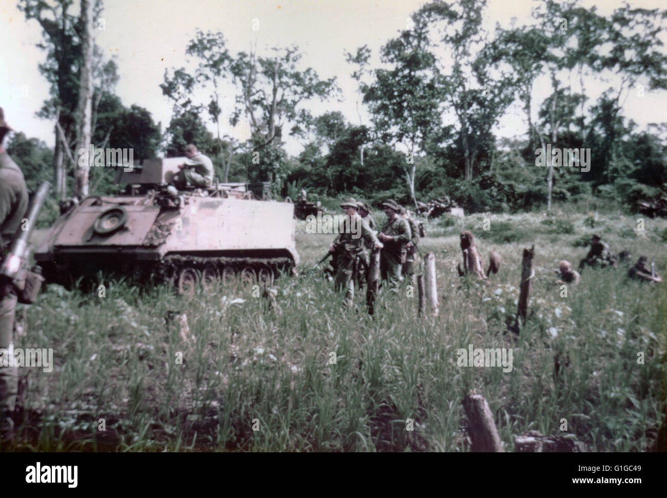 Le Truppe australiane nel Vietnam del Sud 5° Battaglione Royal Australian Regiment Phuoc Tuy Provincia 1969 Foto Stock