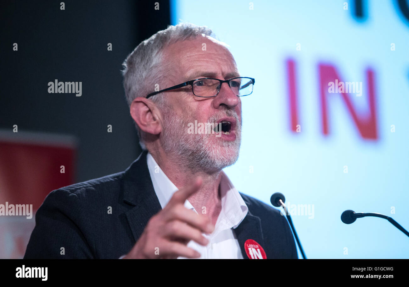 Leader laburista,Jeremy Corbyn,ad una votazione nella conferenza di Londra Foto Stock
