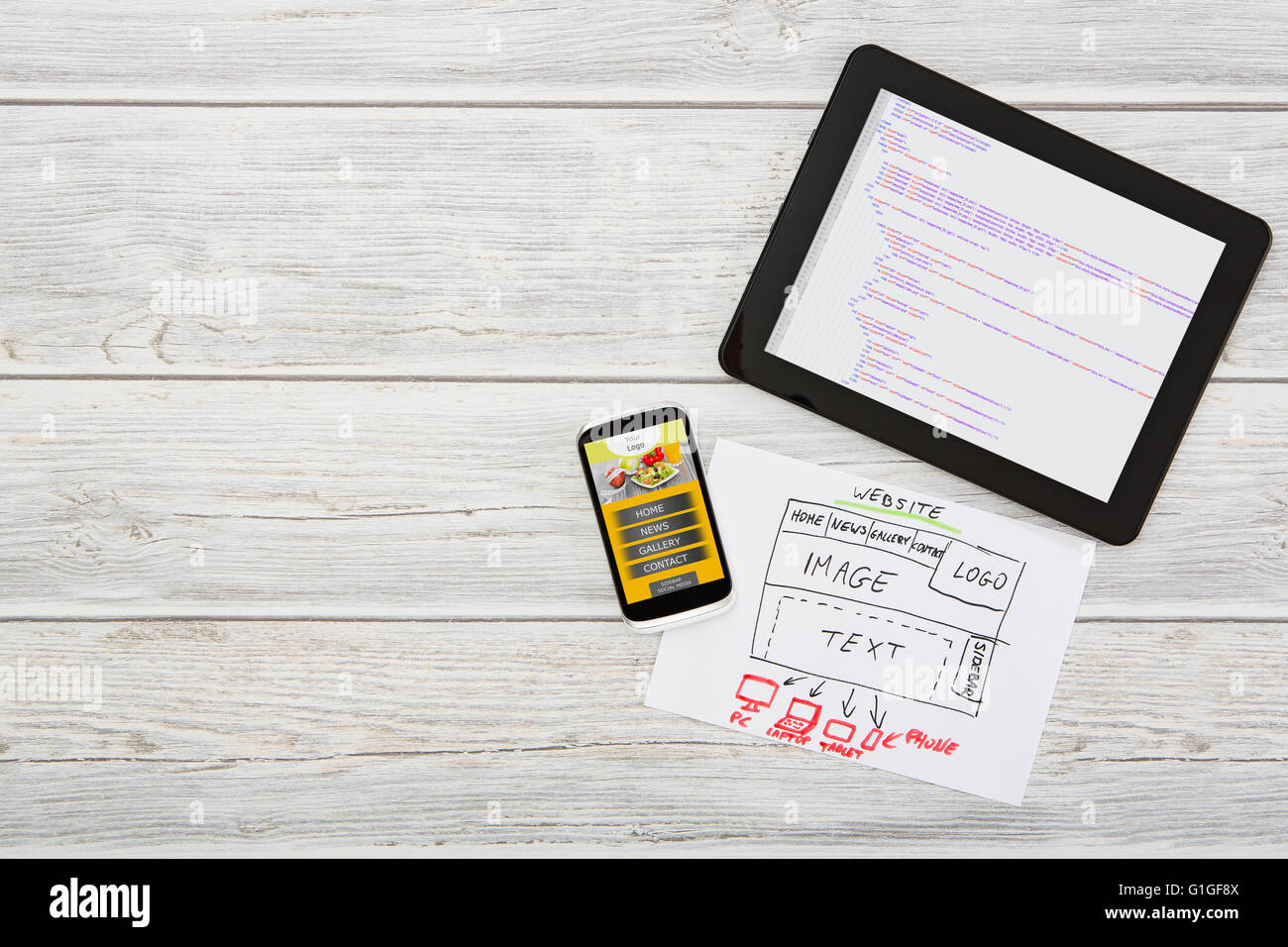 Designer's desk con sensibile web design concept. Foto Stock