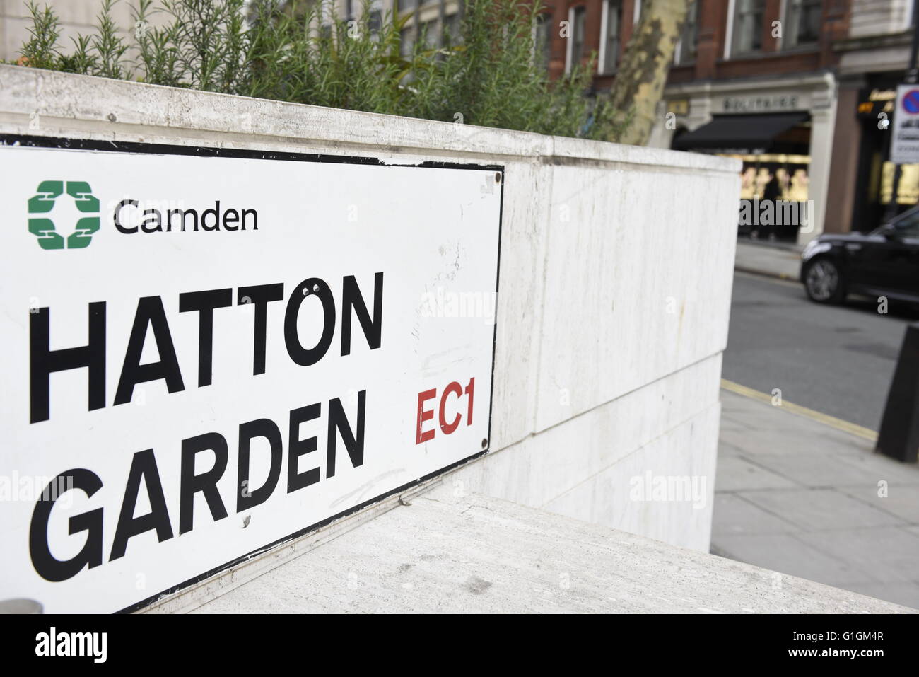 Hatton Garden Road sign, London Borough of Camden, Londra, Regno Unito. Hatton Garden è il più famoso per essere London Jewellery Quarter Foto Stock