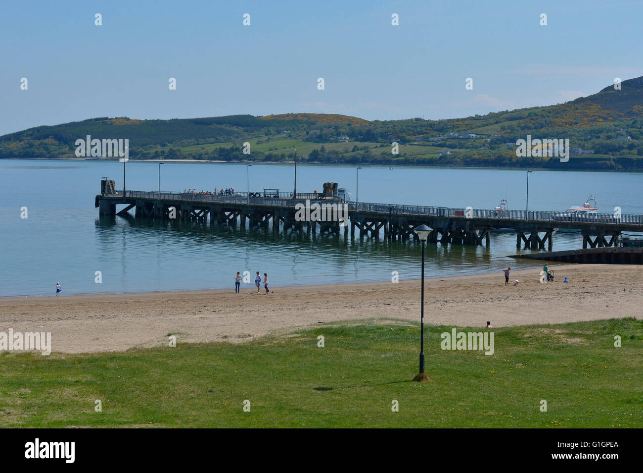 Rathmullan pier e Lough Swilly, Rathmullen, County Donegal, Irlanda Foto Stock