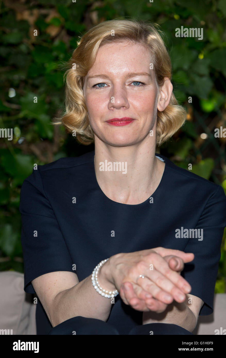 L'attrice Sandra Huller pone prima di una intervista a promuovere "Toni Erdmann' durante la sessantanovesima annuale di Cannes Film Festival presso il Palais des Festivals a Cannes, Francia, il 15 maggio 2016. Foto: Hubert Boesl Foto Stock