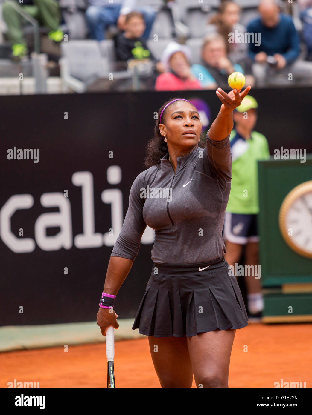 Serena Williams giocando in womens singles finale a Roma presso la BNL internazionali di tennis 2016 Foto Stock