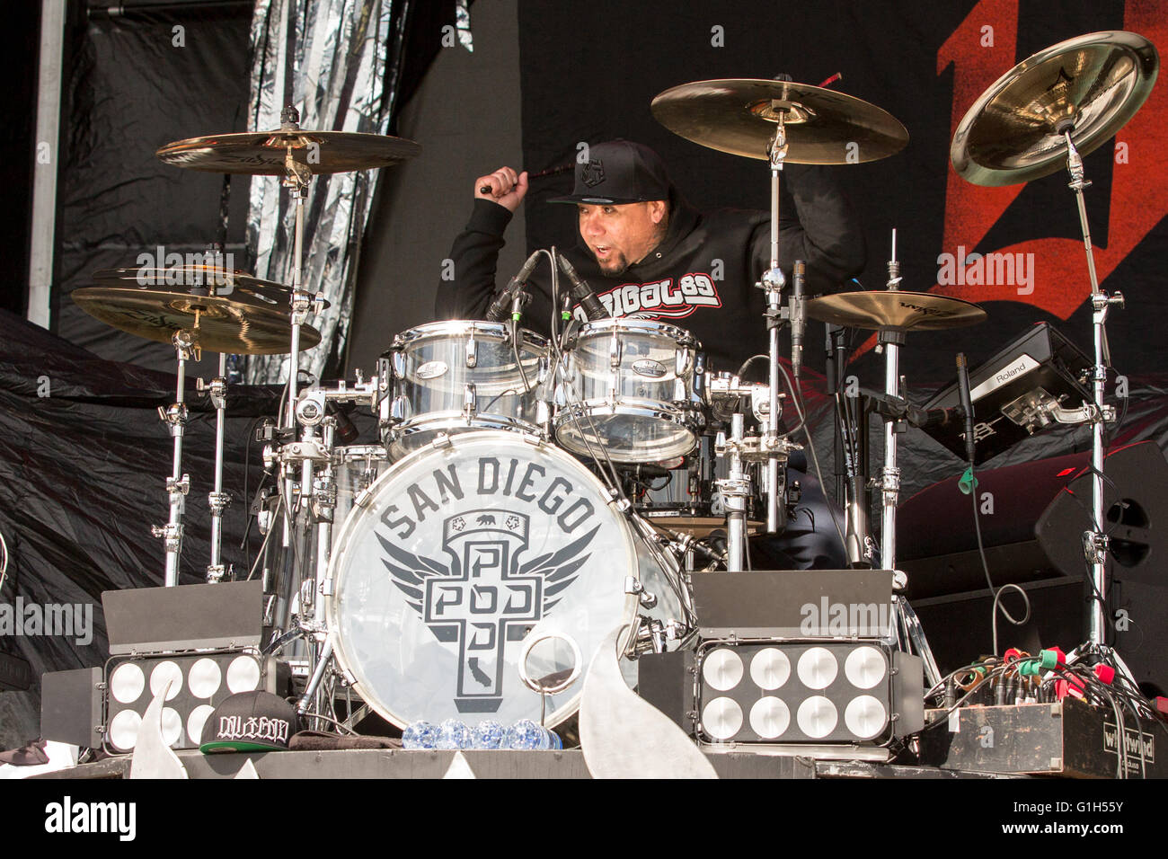 14 maggio 2016 - Somerset, Wisconsin, Stati Uniti - il batterista WUV BERNARDO di P.O.D. esegue live at Somerset anfiteatro durante l'invasione del nord Festival di musica nel Somerset, Wisconsin (credito Immagine: © Daniel DeSlover via ZUMA filo) Foto Stock