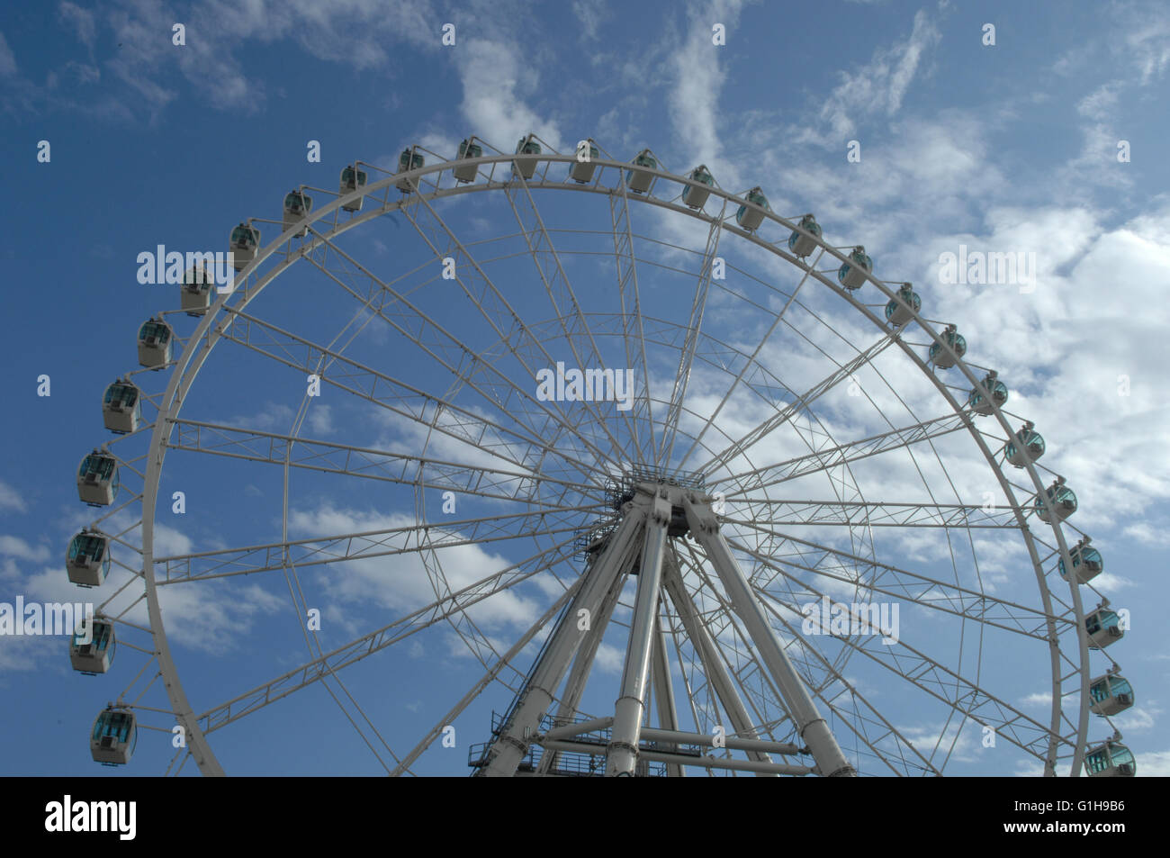 Ruota panoramica Ferris in malaga centrale Foto Stock