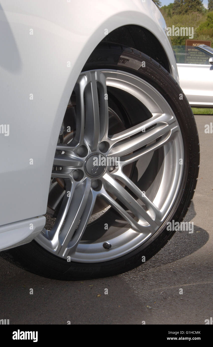 2009 Audi A5 Cabriolet V6 TDI diesel ruota in lega Foto Stock