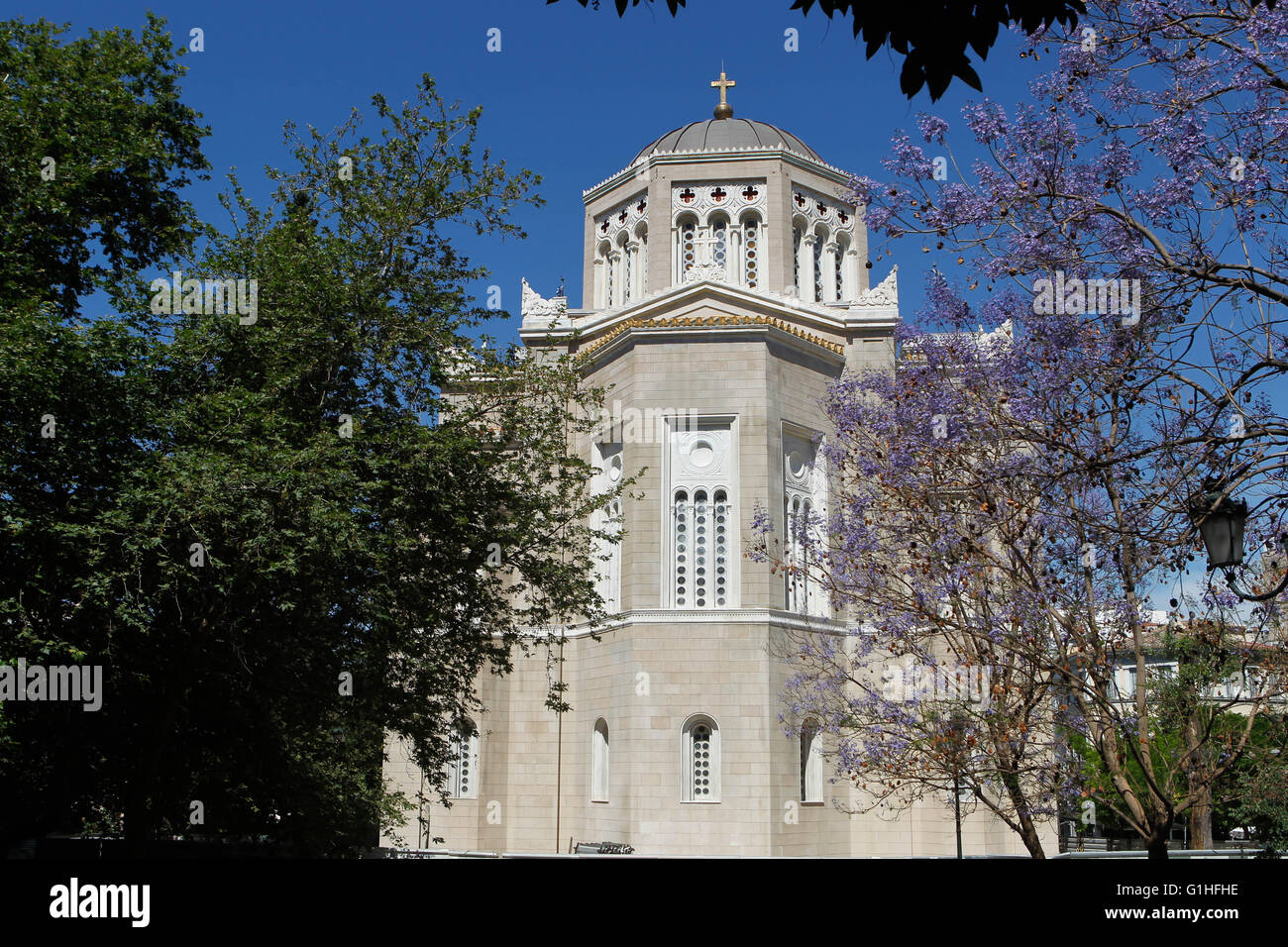 Dopo più di 35 anni di ritardi e burocrazia, il restaurato Atene Cattedrale Metropolitan è stata svelata al pubblico. La scaf Foto Stock
