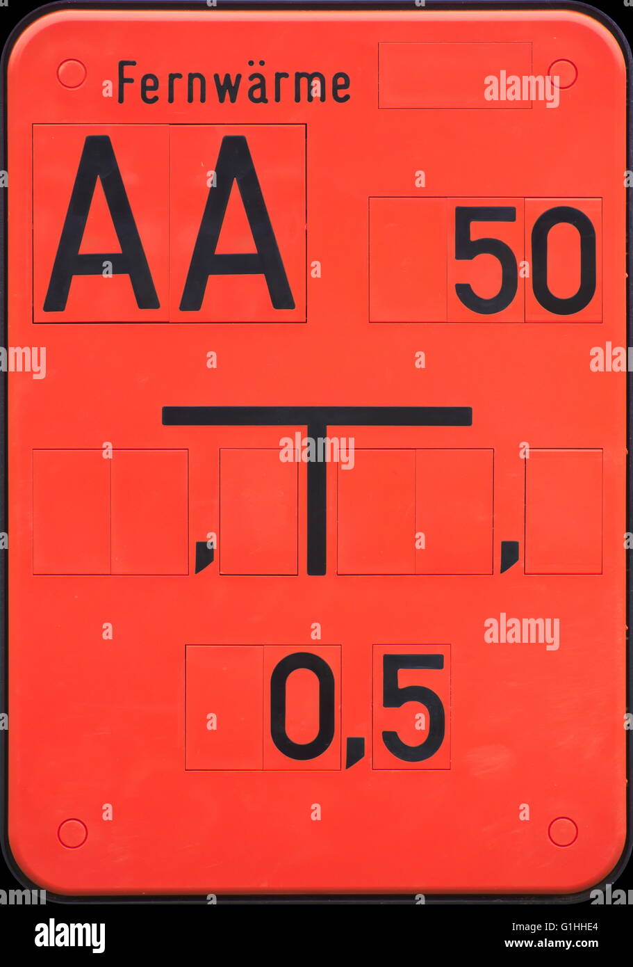Valvola a saracinesca segno per il teleriscaldamento ("Fernwaerme') in Germania. La sigla sulla parte in alto a sinistra consente di specificare il tipo di gate valv Foto Stock