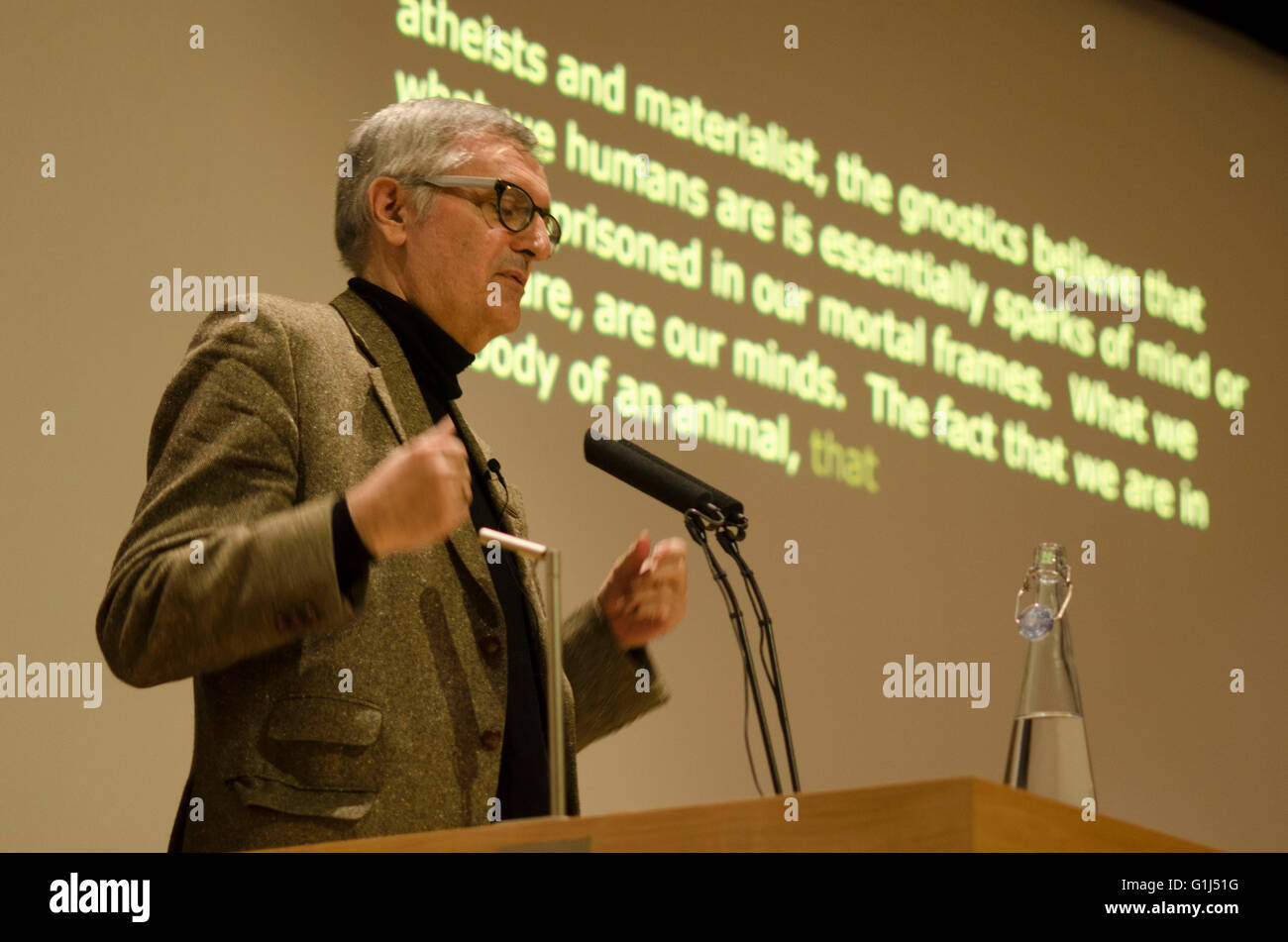 Filosofo inglese il Professor John Gray parlare del suo nuovo libro l anima della Marionetta presso la British Library. Foto Stock