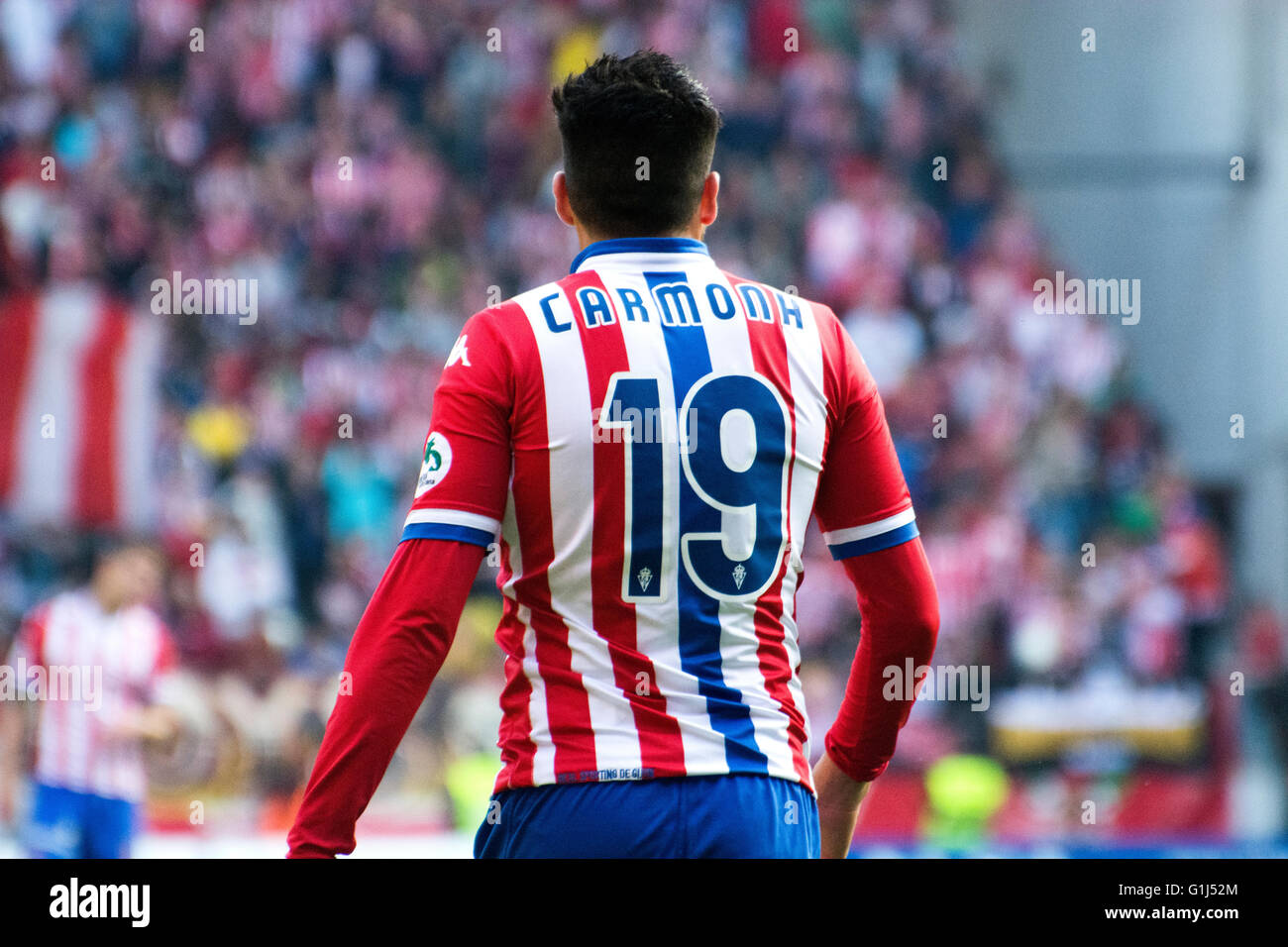 Gijon, Spagna. 15 Maggio, 2016. Carlos Carmona (Mildfierder, Sporting Gijón) durante la partita di calcio dell'ultimo round della stagione 2016/2017 del campionato spagnolo "La Liga " tra Real Sporting de Gijón e Villareal CF a Molinón stadio su 15 Maggio 2016 a Gijon, Spagna. Credito: David Gato/Alamy Live News Foto Stock