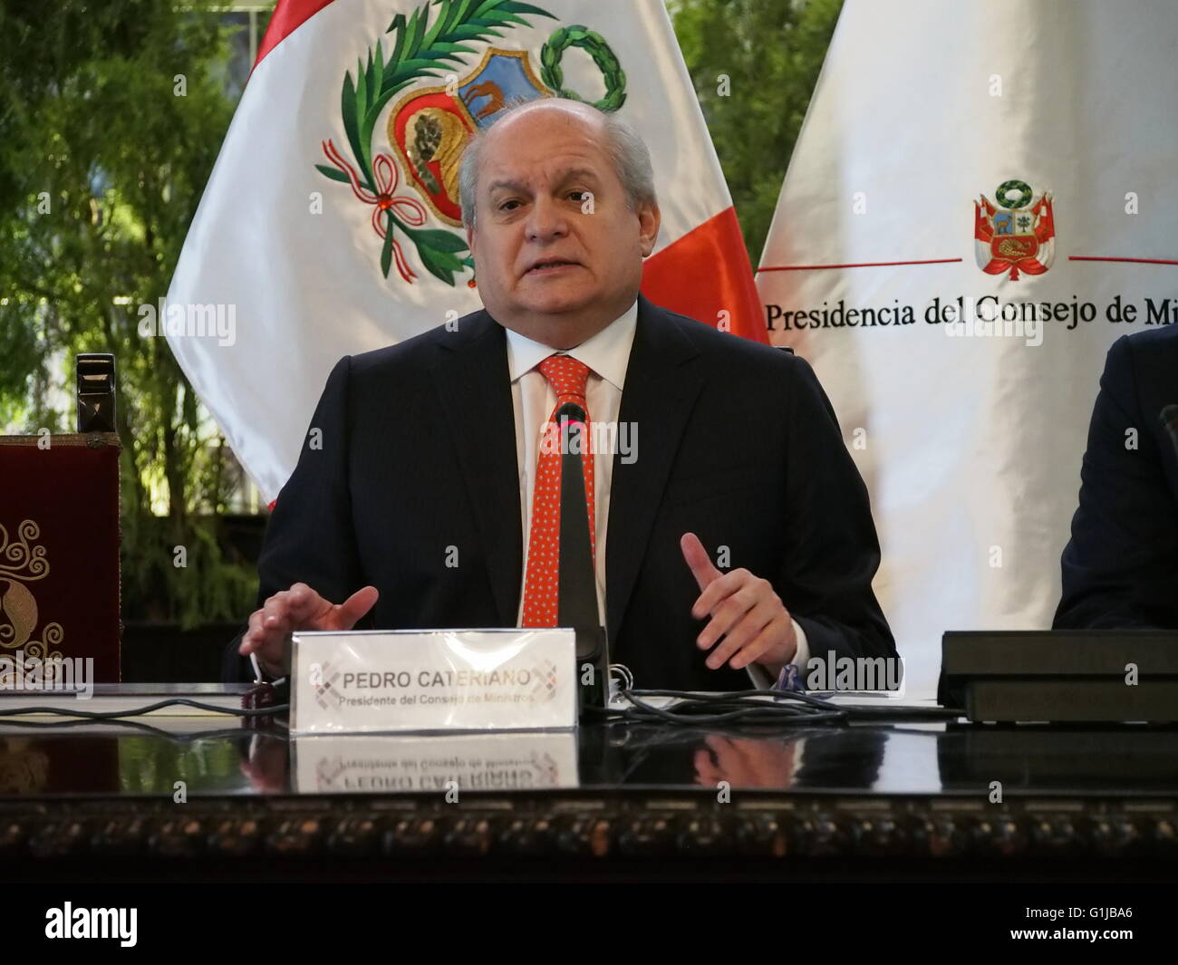 Lima, Perù. 16 Maggio, 2016. Lima, Primo Ministro Pedro Cateriano ha tenuto una conferenza stampa per i corrispondenti stranieri accreditati in Perù, ha realizzato un curriculum di cinque anni del Presidente Ollanta Humala amministrazione. Credito: Carlos García Granthon/Alamy Live News Foto Stock