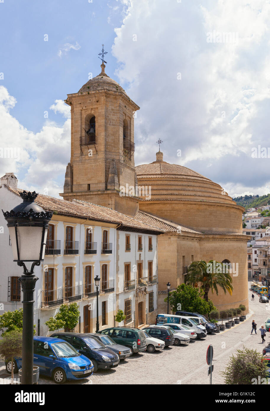 La Iglesia de la Encarnacion o incarnazione chiesa a Montefrio, provincia di Granada, Andalusia, l'unica chiesa tonda in Spagna Foto Stock
