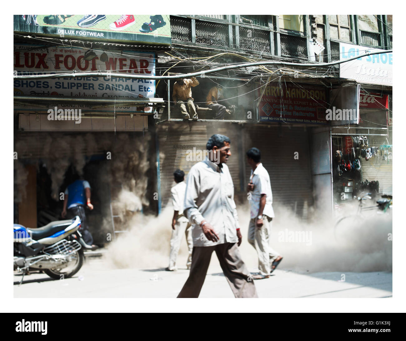 Macerie provenienti dalla demolizione di mano di negozi nel quartiere di Paharjani, New Delhi prima del 2010 i giocatori del Commonwealth Foto Stock