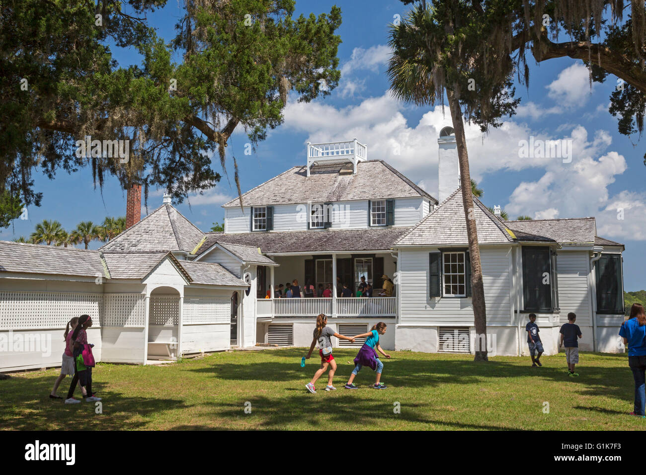 Jacksonville, Florida - scuola bambini visitano il Kingsley Plantation, dove gli schiavi crebbe cotone Sea Island dal 1814 al 1865. Foto Stock