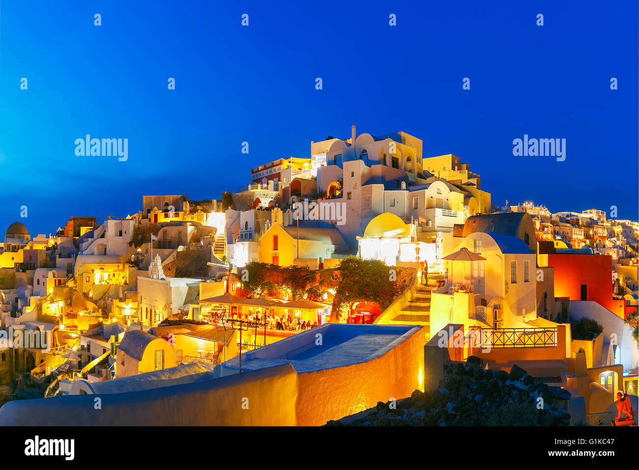 Oia di notte, Santorini, Grecia Foto Stock