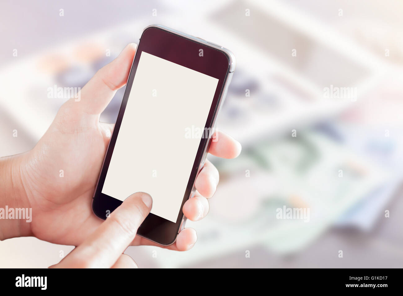 Donna mano azienda smart phone con sfondo astratto per il mobile banking,online banking concetto. Foto Stock