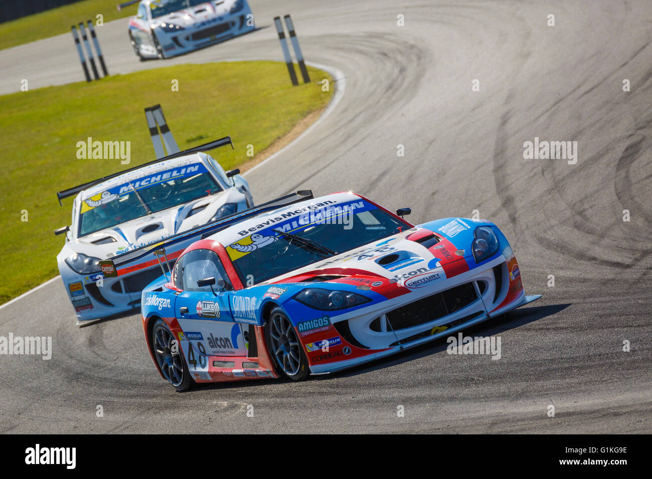 Ollie Jackson attacca Murrays corner a Snetterton durante il 2015 Michelin Ginetta GT4 Supercup incontro, Norfolk, Regno Unito. Foto Stock