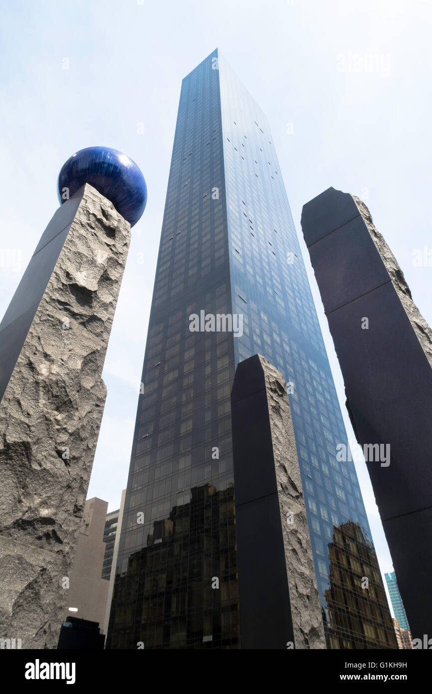 Mondo Trump Tower e la speranza di scultura, NYC Foto Stock