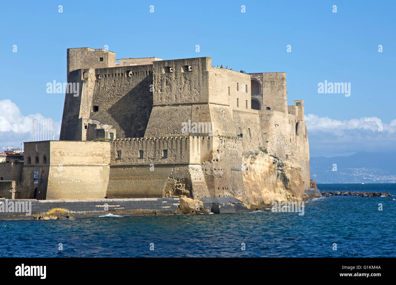 Castel dell'Ovo è la più antica fortificazione permanente a Napoli Foto Stock