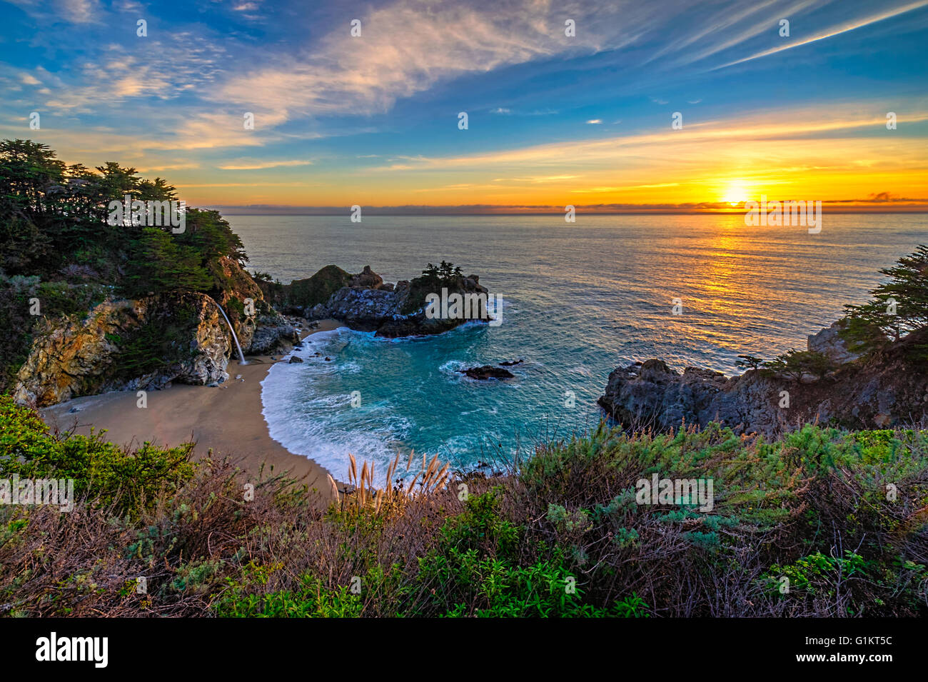 Tramonto a Julia Pfeiffer Burns State Park Big Sur in California Foto Stock