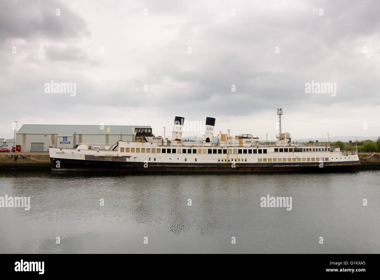 Il TS Queen Mary tornò a James Watt Dock a Greenock per restauro 8 decenni dopo il suo lancio sul fiume Clyde nel 1933. Foto Stock