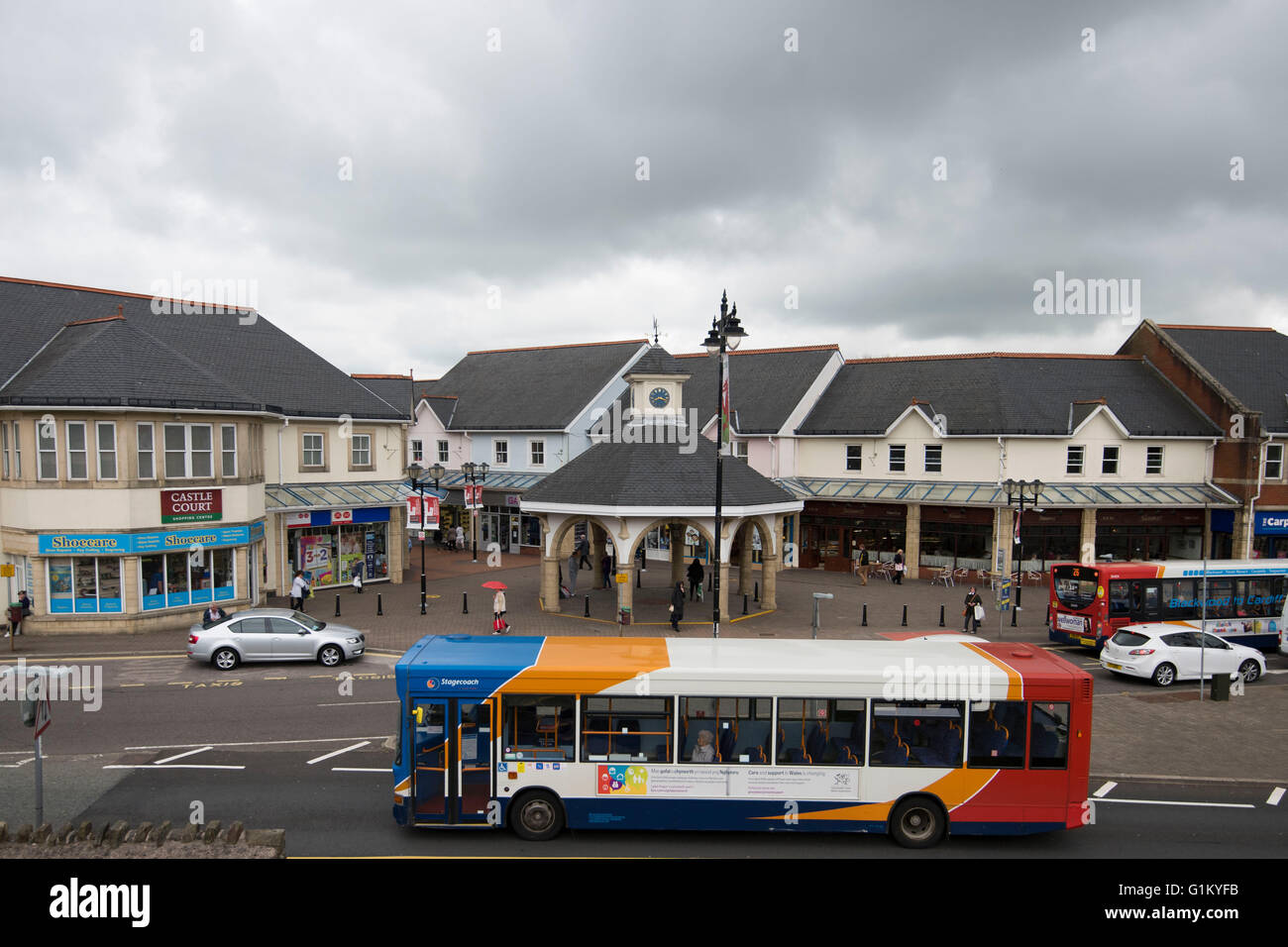 Un autobus Stagecoach a Caerphilly Town Center, nel Galles del Sud. Foto Stock