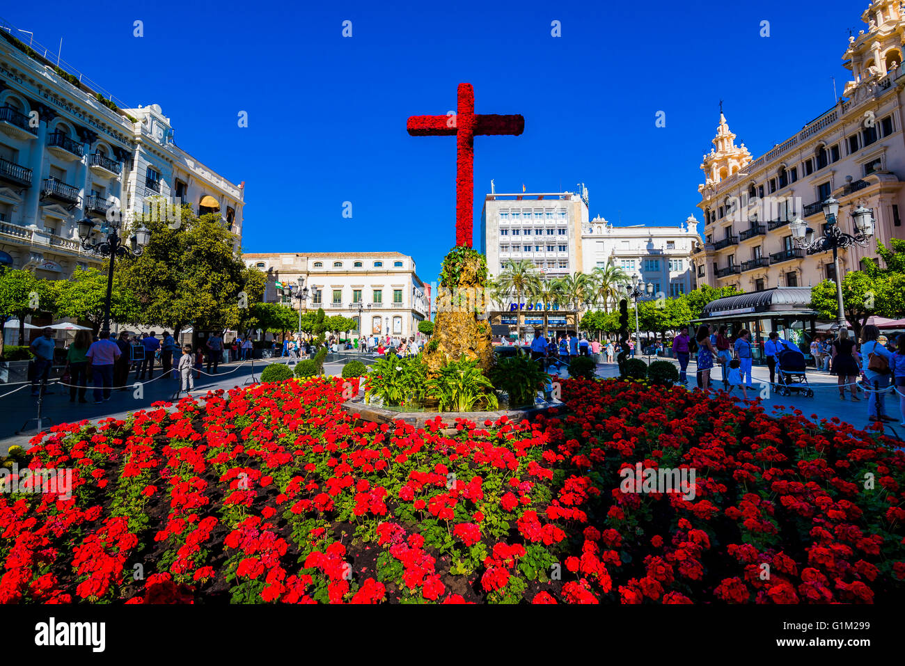 Plaza de las Tendillas. Il Maggio attraversa Festival, Cruces de Mayo, è celebrata in molte parti del mondo. Córdoba, Spagna Foto Stock