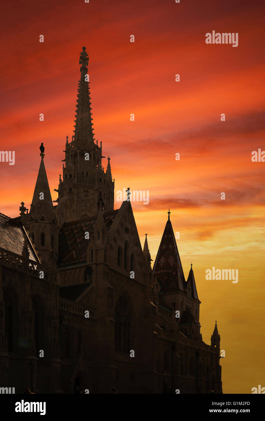 Silhouette della Chiesa di Mathias, Budapest, Ungheria Foto Stock