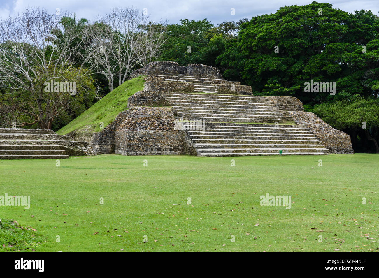 Tempio di verde Tome chiamato anche tempio A1. Altun ha luogo storico. Distretto del Belize, Belize Foto Stock