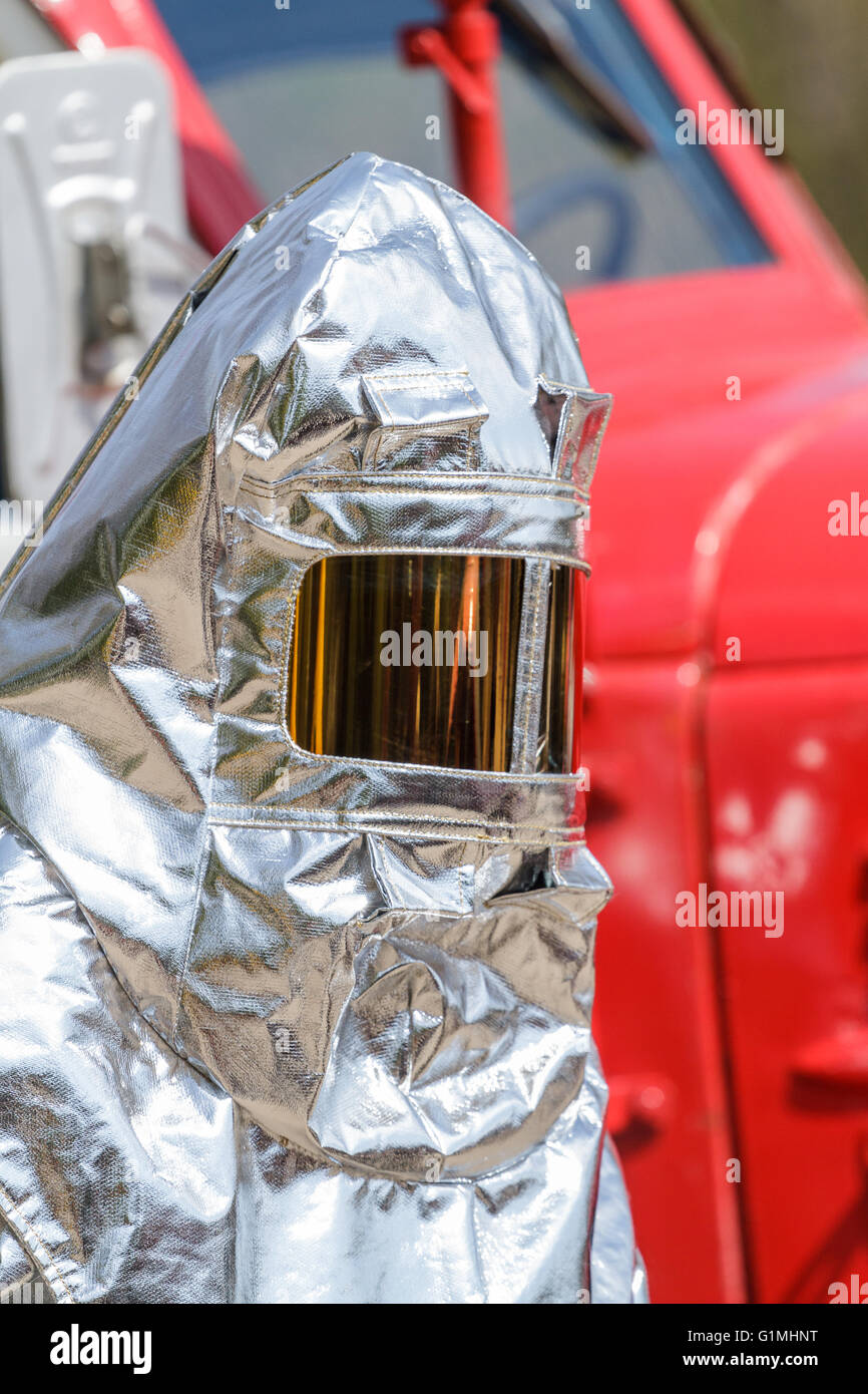 Incendio in speciali resistenti al calore suit Foto Stock