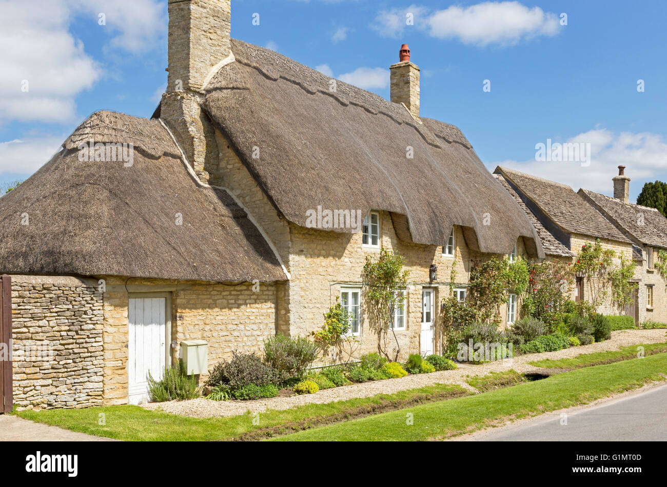 Il pittoresco villaggio di Minster Lovell, Oxfordshire, England, Regno Unito Foto Stock