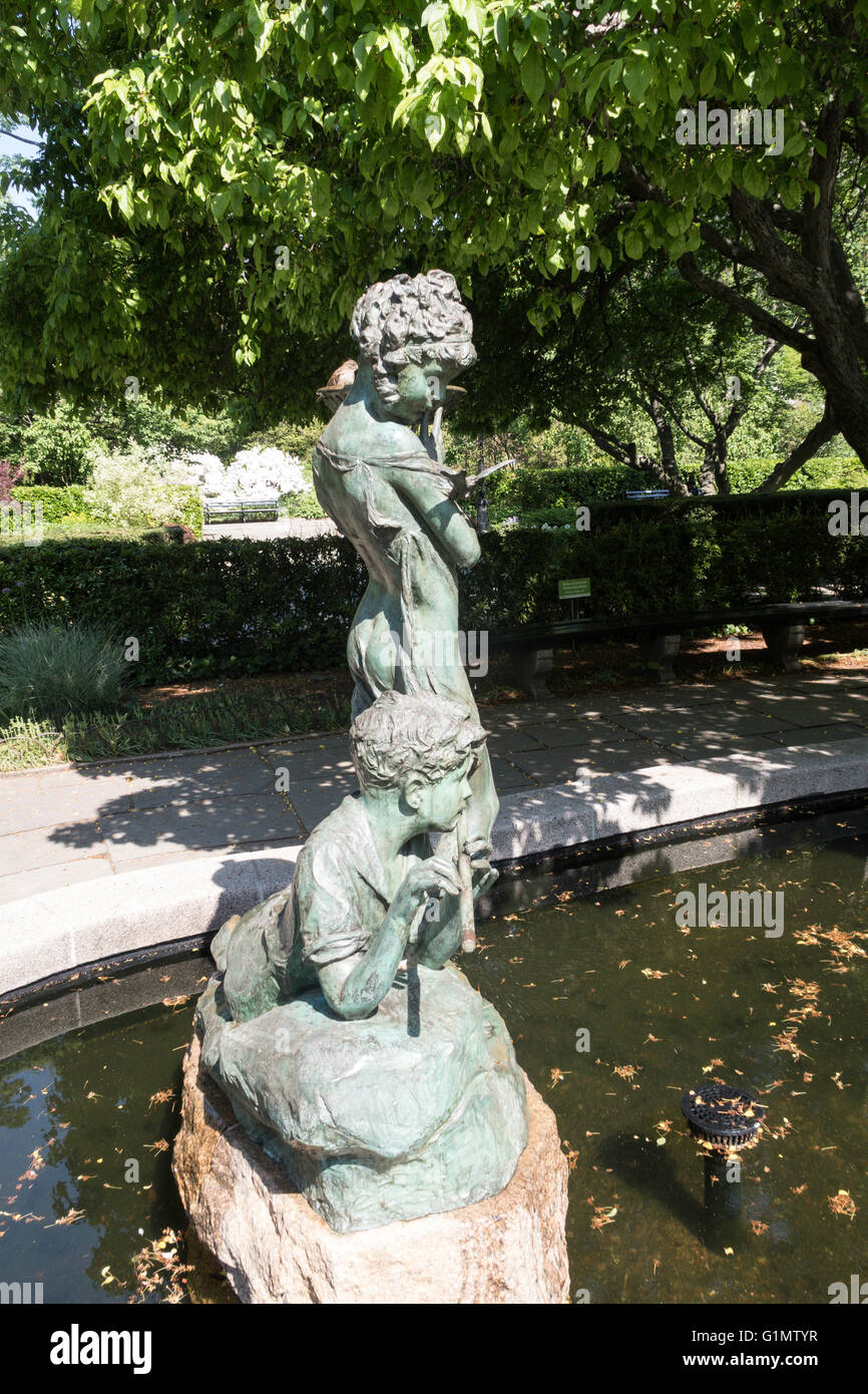 Burnett fontana nel giardino, al Central Park di New York, Stati Uniti d'America Foto Stock