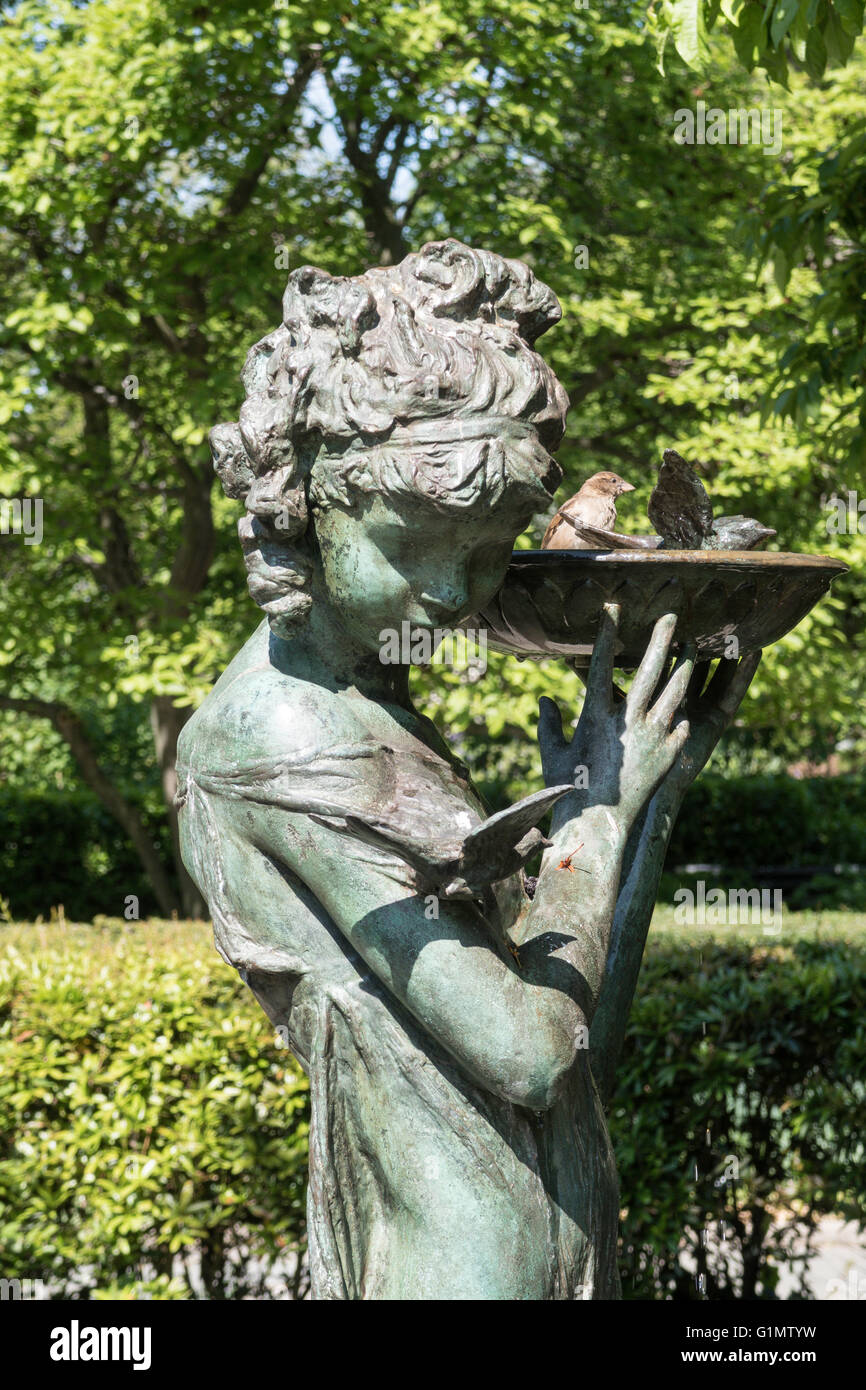 Burnett fontana nel giardino, al Central Park di New York, Stati Uniti d'America Foto Stock